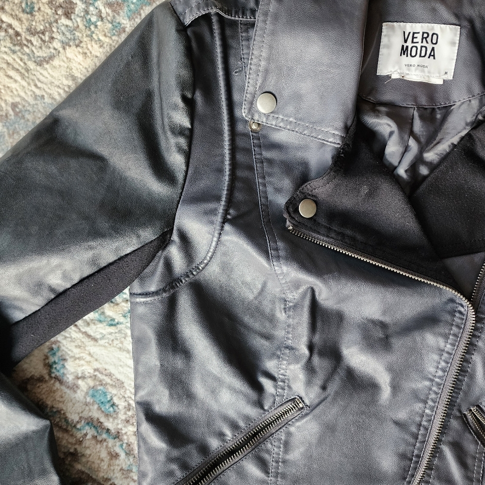 Gray jacket - Picture 4 of 5
